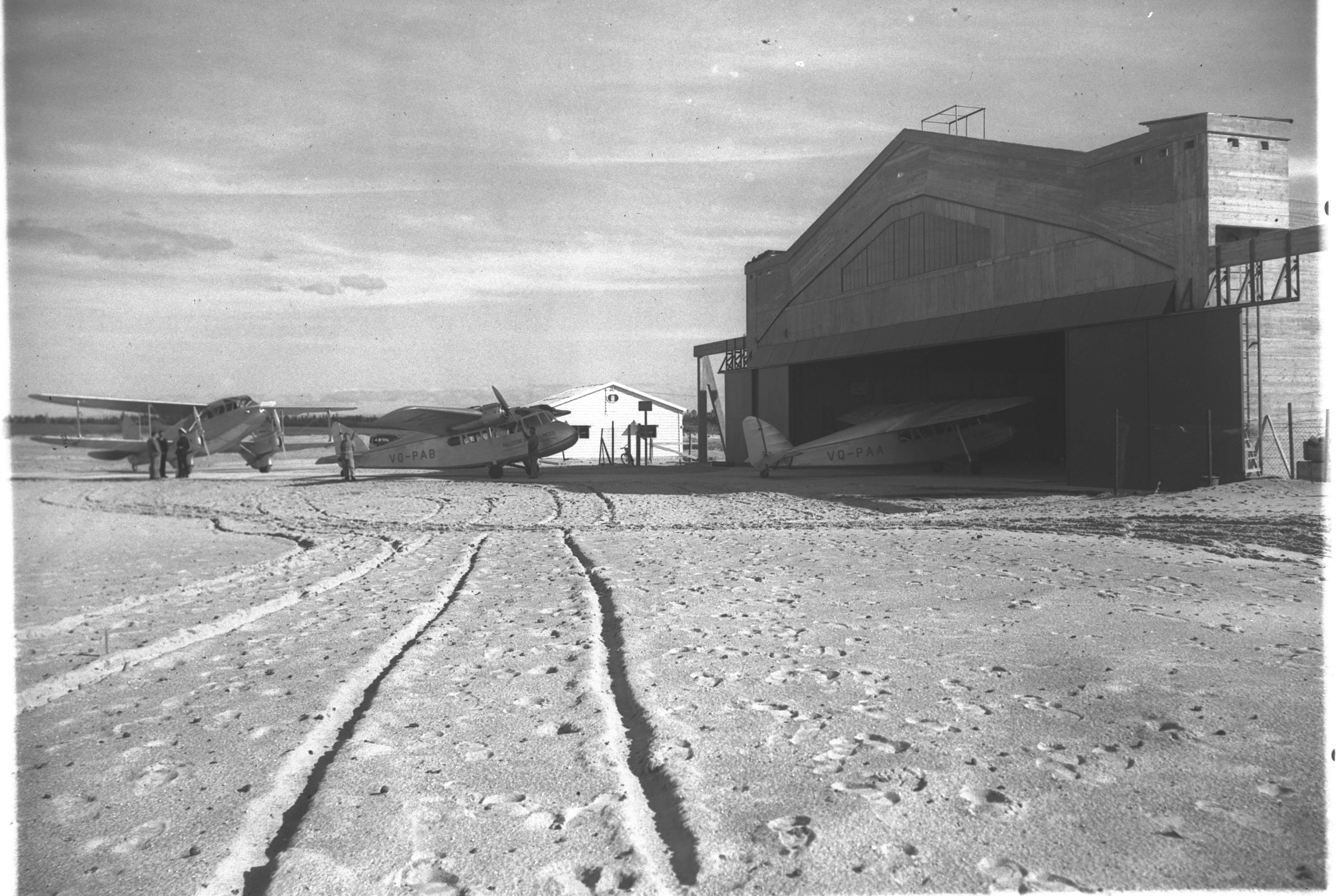 The main hangar at the Dov Hoz airfield near Tel Aviv, 1938